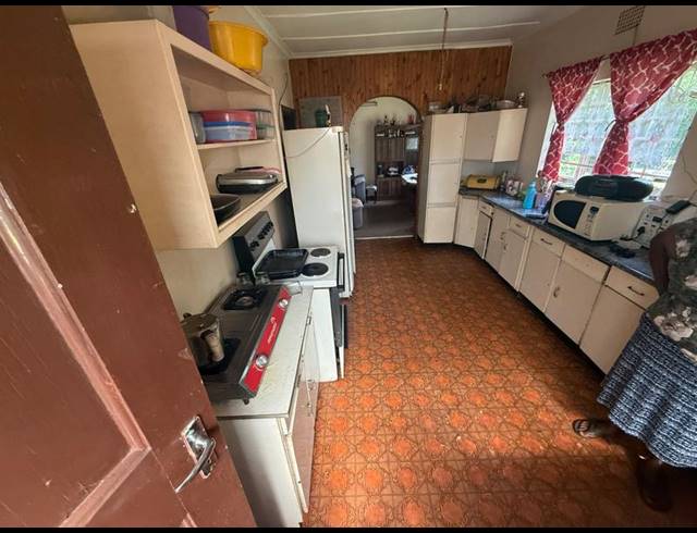 8 BEDROOM HOUSE FOR SALE IN VANDERBIJLPARK CW 5